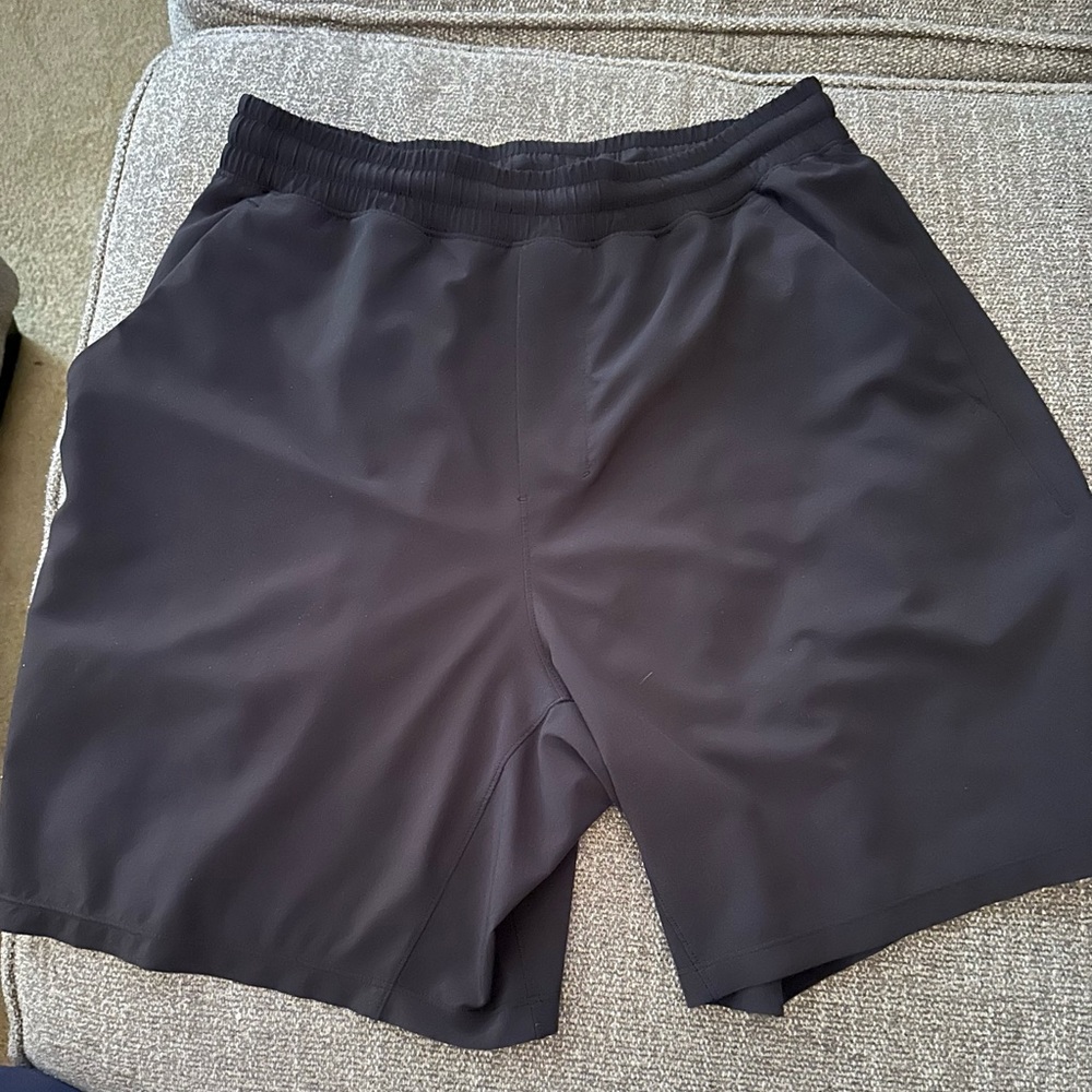 Lulu Lemon black men’s shorts